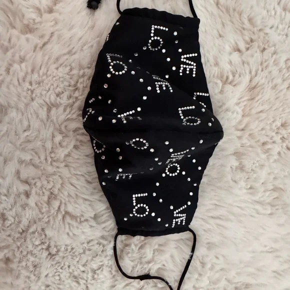🆓 with purchase Face Mask with Rhinestone Design - Picture 3 of 5